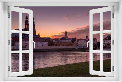 Fototapeta Naklejka Na Ścianę Okno 3D - miasto Opole nad rzeką Odrą jako pejzaż miejski z wieżami kościoła