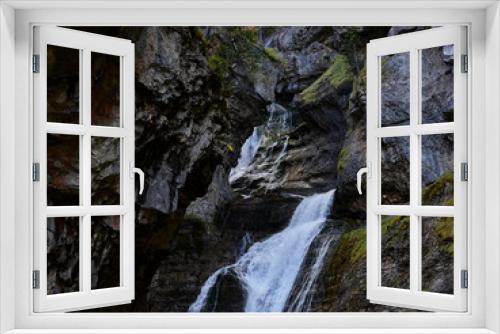 Fototapeta Naklejka Na Ścianę Okno 3D - Waterfall of the strait, horsetail hiking route, Ordesa, Spain