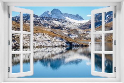 Fototapeta Naklejka Na Ścianę Okno 3D - Lac Blanc near Etendard refuge on the way to Saint Sorlin glacier, France.