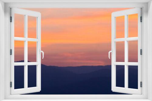 Fototapeta Naklejka Na Ścianę Okno 3D - Après un couché de soleil sur les montagnes d'Espagne destination voyage ensoleillé, ciel rosé
