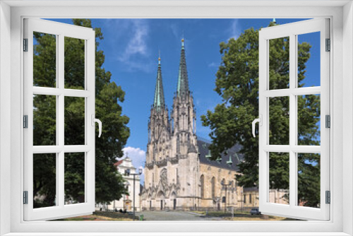 Fototapeta Naklejka Na Ścianę Okno 3D - St. Wenceslas Cathedral and Chapel of St. Anna in Olomouc, Czech Republic. The cathedral was consecrated in 1131. Present neo-Gothic appearance is from 1883-1892. The chapel is first mentioned in 1349