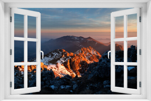 Fototapeta Naklejka Na Ścianę Okno 3D - Golden hour on the mountains