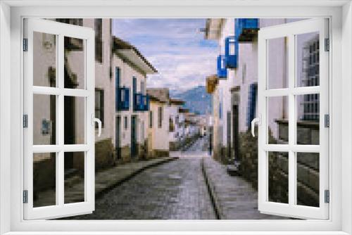 Fototapeta Naklejka Na Ścianę Okno 3D - narrow street in cuzco