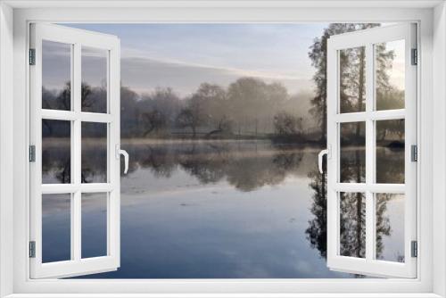 Fototapeta Naklejka Na Ścianę Okno 3D - Misty morning on the lake - autumn morning