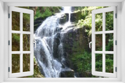 Fototapeta Naklejka Na Ścianę Okno 3D - beauliful waterfall in the forest