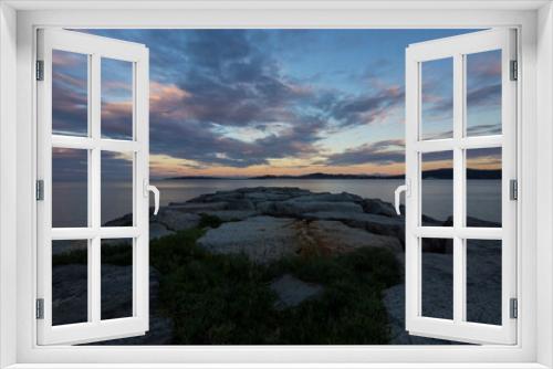 Fototapeta Naklejka Na Ścianę Okno 3D - sunset over the beach
