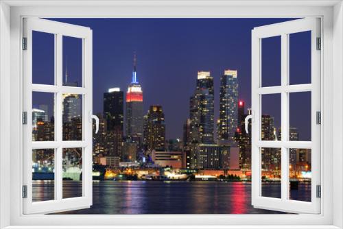 Fototapeta Naklejka Na Ścianę Okno 3D - New York City Manhattan at dusk