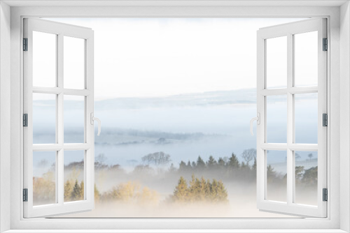 Fototapeta Naklejka Na Ścianę Okno 3D - Misty rural Northumberland landscape in winter