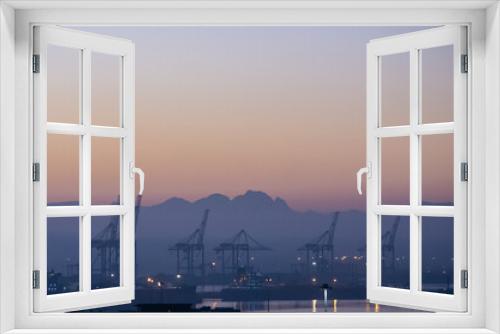 Fototapeta Naklejka Na Ścianę Okno 3D - Evening view over the cape town harbor
