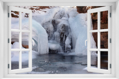 Fototapeta Naklejka Na Ścianę Okno 3D - Zimowe wodospady