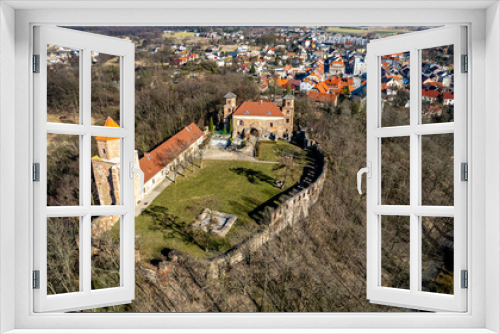 Fototapeta Naklejka Na Ścianę Okno 3D - miasto Toszek, stary zamek, gród z IX wieku, panorama z lotu ptaka. Śląsk w Polsce