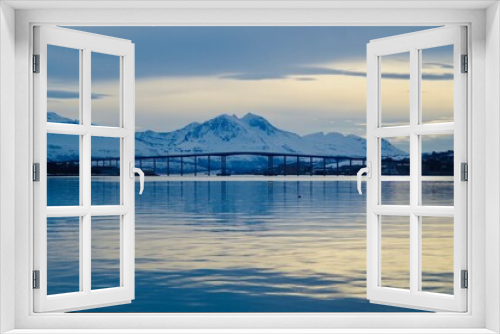 Fototapeta Naklejka Na Ścianę Okno 3D - view of Tromsø bridge on a sunny winters day 
