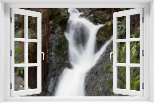 Fototapeta Naklejka Na Ścianę Okno 3D - 山奥の滝