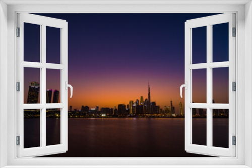 Fototapeta Naklejka Na Ścianę Okno 3D - Dubai skyline at sunset - Long Exposure