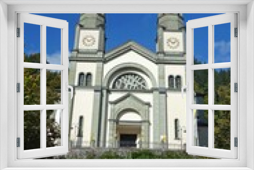 Fototapeta Naklejka Na Ścianę Okno 3D - Schwarzwald Todtnau Hochformat Portal der Kirche