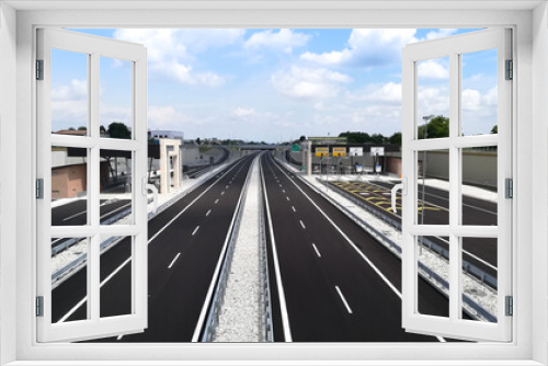 Fototapeta Naklejka Na Ścianę Okno 3D - Empty new highway view. No traffic