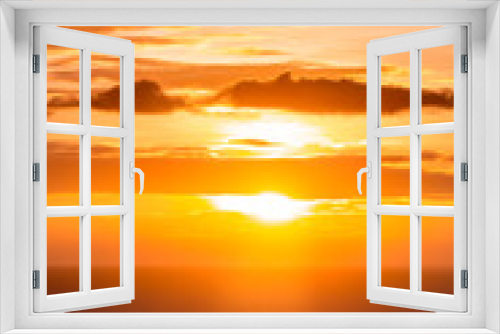 Fototapeta Naklejka Na Ścianę Okno 3D - sunset over water surface