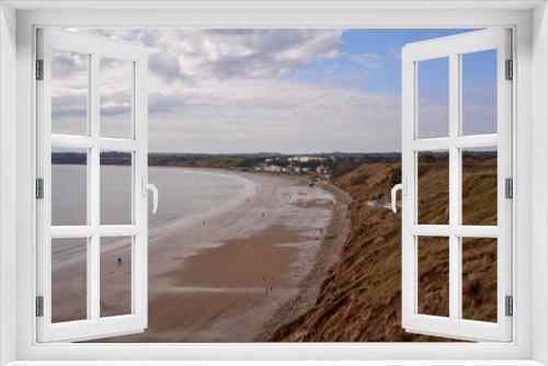 Fototapeta Naklejka Na Ścianę Okno 3D - Example of coastal erosion at Filey, East Yorkshire, UK