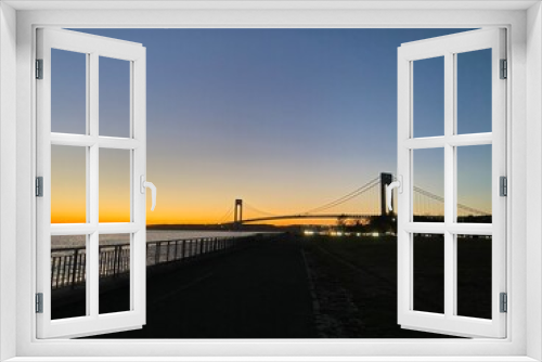 Fototapeta Naklejka Na Ścianę Okno 3D - Verrazano bridge at sunset