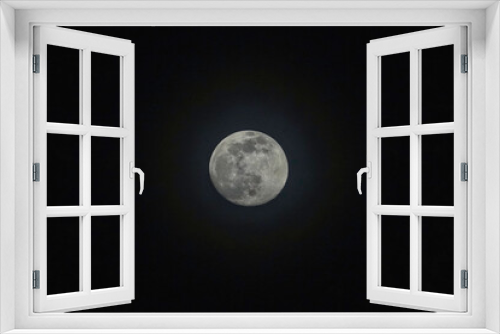 Fototapeta Naklejka Na Ścianę Okno 3D - Der Vollmond in Teleaufnahme am nächtlichen Himmel