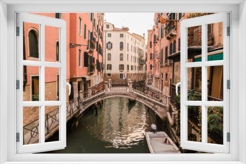 Fototapeta Naklejka Na Ścianę Okno 3D - Beautiful antique street canal in Venice, Italy 