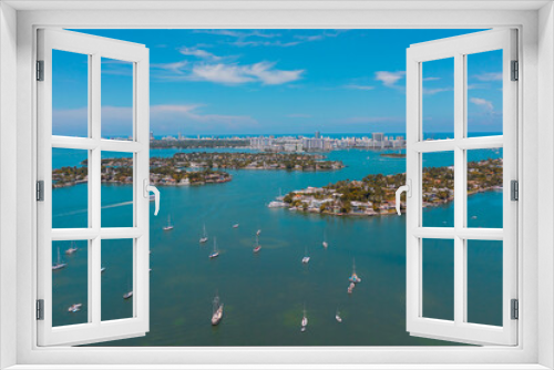 Fototapeta Naklejka Na Ścianę Okno 3D - Boats in Biscayne Bay in Miami Beach