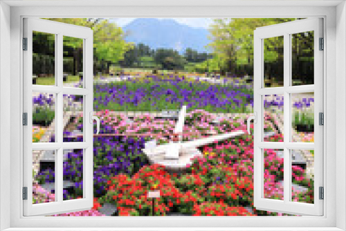 Fototapeta Naklejka Na Ścianę Okno 3D - 多くの花に包まれる吉野公園