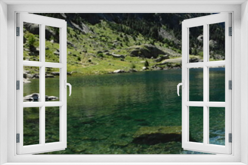 Fototapeta Naklejka Na Ścianę Okno 3D - lago con agua reflejada