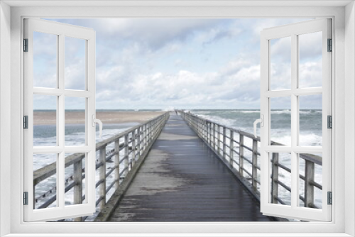 Fototapeta Naklejka Na Ścianę Okno 3D - wooden bridge over the ocean