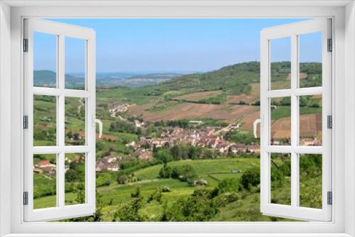 Fototapeta Naklejka Na Ścianę Okno 3D - Village de la Côte Chalonnaise en Bourgogne.