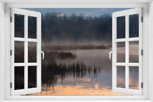 Fototapeta Naklejka Na Ścianę Okno 3D - Poranek z mgłami nad Stawami Dojlidzkimi, Podlasie, Polska