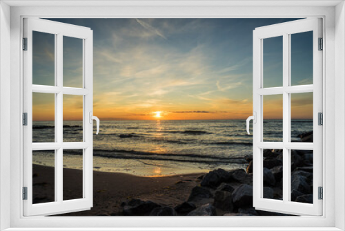 Fototapeta Naklejka Na Ścianę Okno 3D - plaża nad morzem bałtyckim, fale, woda, słońce, lato turyści