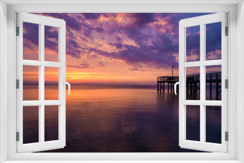 Fototapeta Naklejka Na Ścianę Okno 3D - sunset on the pier