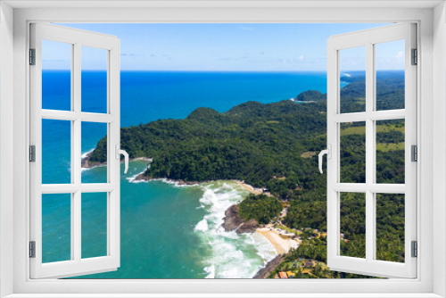 Fototapeta Naklejka Na Ścianę Okno 3D - Praia Litoral Itacaré Bahia Nordeste Tropical Brazil Mar Oceano Azul Verde Natureza Mata Atlântica Coqueiros Banhistas Férias Viagem 