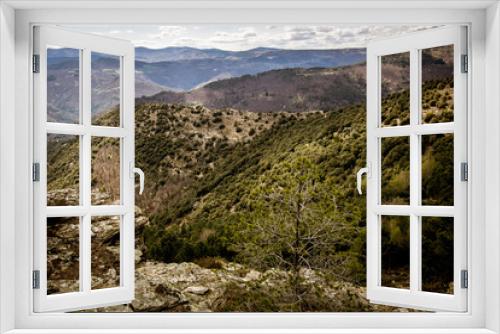 Fototapeta Naklejka Na Ścianę Okno 3D - Le parc national des cévennes le long du chemin de Stevenson 