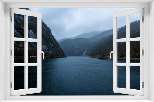 Fototapeta Naklejka Na Ścianę Okno 3D - Fiordo noruego 