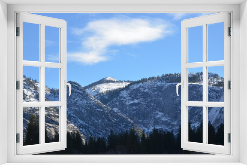 Fototapeta Naklejka Na Ścianę Okno 3D - snow covered mountains in yosemite