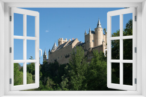 Fototapeta Naklejka Na Ścianę Okno 3D - Walk through Segovia, Roman city par excellence