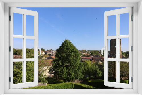 Fototapeta Naklejka Na Ścianę Okno 3D - Vue d'ensemble de Charroux, village de Charroux, département de la Vienne, France