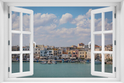 Fototapeta Naklejka Na Ścianę Okno 3D - Trani is a seaport of Apulia, in southern Italy, on the Adriatic Sea.