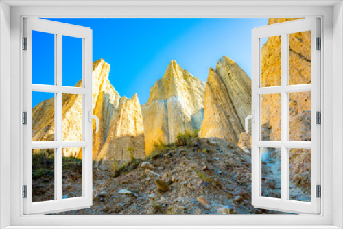 Fototapeta Naklejka Na Ścianę Okno 3D - Amazing Clay Cliffs Rocks formation