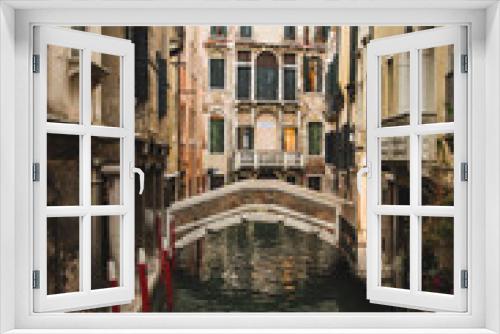 Fototapeta Naklejka Na Ścianę Okno 3D - Moody day in the city of Venice in Italy. Beautiful renaissance buildings. 