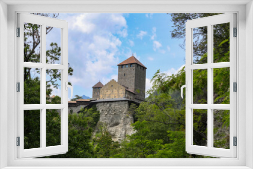 Fototapeta Naklejka Na Ścianę Okno 3D - Schloss Tirol