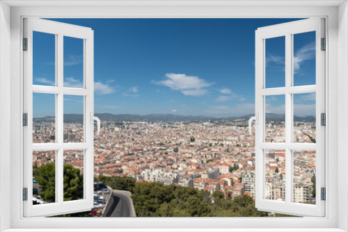 Fototapeta Naklejka Na Ścianę Okno 3D - Vue panoramique depuis la cathédrale de Notre Dame de la Garde de la ville de Marseille, France