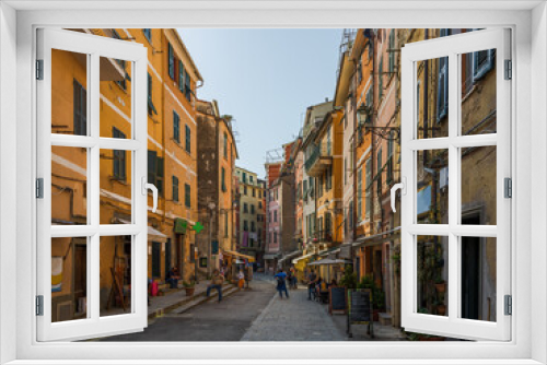 Fototapeta Naklejka Na Ścianę Okno 3D - Vernazza village main street shops, Cinque Terre, Italy