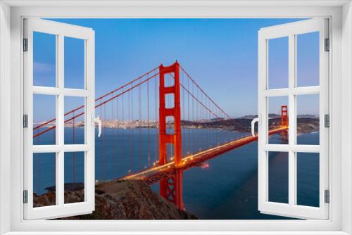 Fototapeta Naklejka Na Ścianę Okno 3D - golden gate bridge in San Francisco in dawn