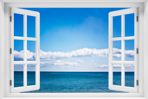 Fototapeta Naklejka Na Ścianę Okno 3D - Beautiful sea and clouds sky