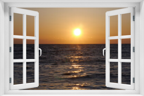 Fototapeta Naklejka Na Ścianę Okno 3D - Colorful sunrise on the sea