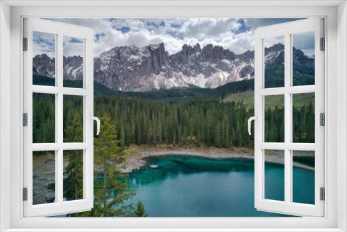 Fototapeta Naklejka Na Ścianę Okno 3D - Lake Karersee in Italy.