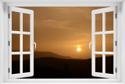 Fototapeta Naklejka Na Ścianę Okno 3D - yellow sunset on mountain